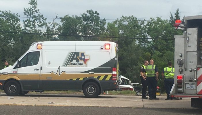 Pareja muere en accidente vial justo 5 minutos después de casarse