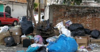 Pitillal se inunda de basura en las barbas del Río