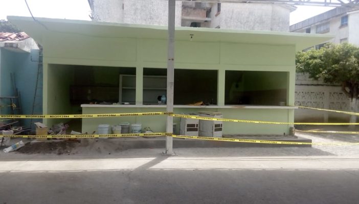 Director de primaria en La Aurora autorizó nueva cooperativa y la cobra a padres