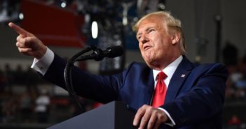 Trump promete contragolpe tras anuncio de aranceles de China