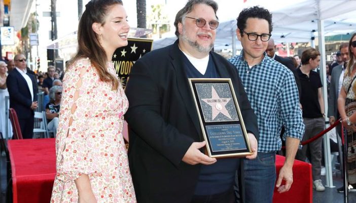 Guillermo del Toro obtiene estrella en Paseo de la Fama de Hollywood