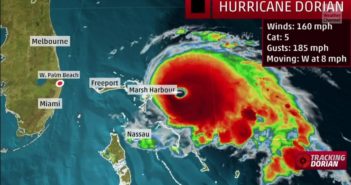 "Aún no sabemos lo que se nos viene", alerta Trump por huracán