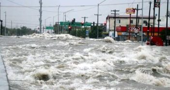 "Fernand" deja inundaciones y un desaparecido en Nuevo Léon