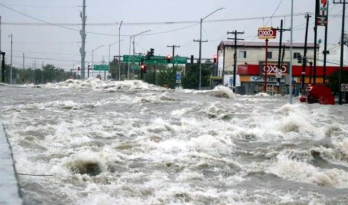 "Fernand" deja inundaciones y un desaparecido en Nuevo Léon