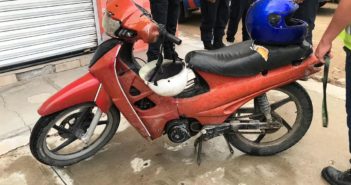 Derrapa en motocicleta robado, es detenido, pero no lo denuncian