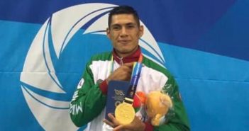Vallartense campeón mundial de Muay Thai recibe 1,800 pesos de beca
