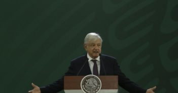 Pide AMLO a empresarios terminar los hospitales inconclusos
