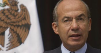 Me apena tener un Presidente que se dedica a poner apodos: Calderón