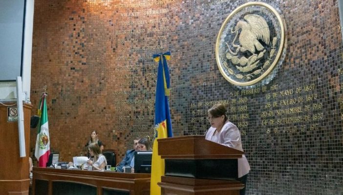 Pide diputada morenista cese del secretario de salud por crisis de dengue