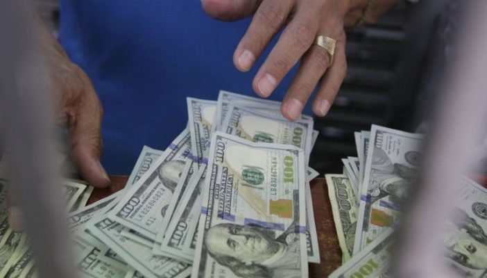 Dólar sigue al alza; cierra en $20.07 a la venta en bancos