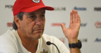 A 2 días del clásico, Chivas se queda sin técnico