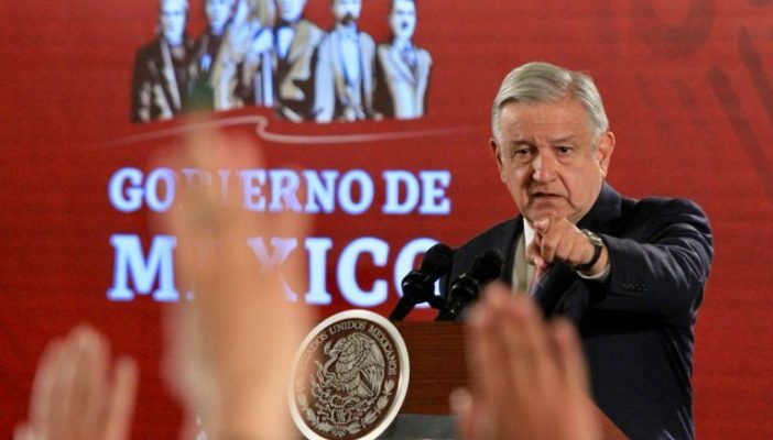 En breve, convocatoria para más personal médico: López Obrador