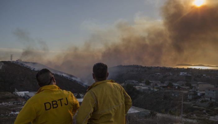 3 muertos y 4 heridos por incendios en Baja California