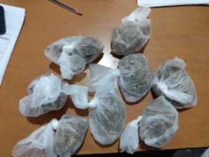 Detienen a sujeto con 8 envoltorios de mariguana