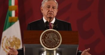 AMLO no descarta “error de contador” en condonación de 16 mdp a Polevsnky