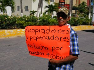 Chatarreros toman posesión del estado; gobernador los amenaza 5 Chatarreros toman posesión del estado; gobernador los amenaza