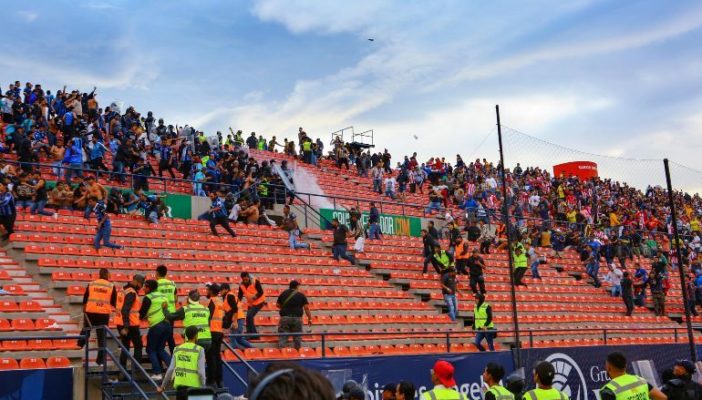 Reportan 12 civiles y 10 policías heridos tras violencia en San Luis