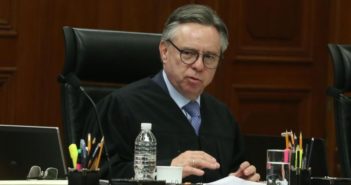 Sí investigan a Medina Mora por presunto lavado de dinero