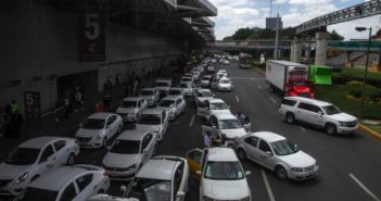 Dialogarán taxistas con autoridades de CDMX tras paro del aeropuerto