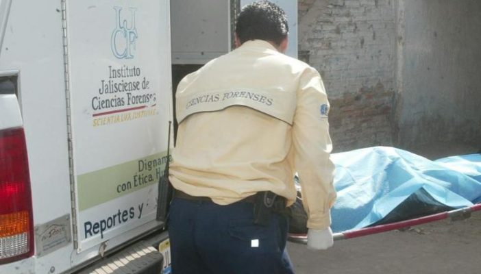 Localizan dos cadáveres envueltos en Tlajomulco