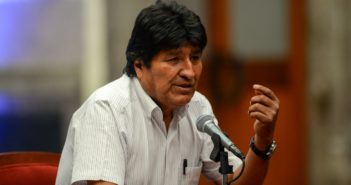 Evo Morales ofrece volver a Bolivia para pacificar al país