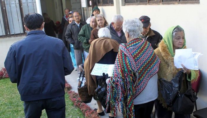 Gobierno federal incumple meta de apoyo a los adultos mayores