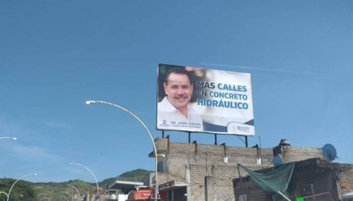 Jaime Cuevas se promueve en Tepic con dinero de los bahiabanderenses 1 Jaime Cuevas se promueve en Tepic con dinero de los bahiabanderenses