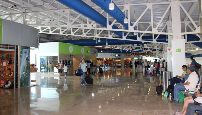 Van más de 40 vuelos cancelados en el aeropuerto de Vallarta
