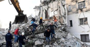 Albania sigue en la búsqueda de sobrevivientes del sismo