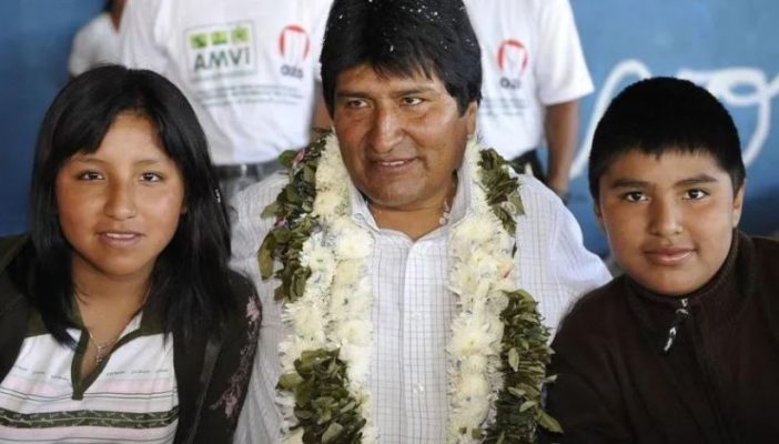 Hijos de Evo Morales abandonan Bolivia; vivirán en Argentina