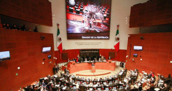 El Senado propone desaparecer el Seguro Popular