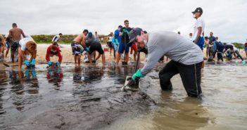 Brasil sufre daño ambiental con derrame de petroleo