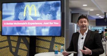 McDonald's despide a directivo por mantener relación con una empleada