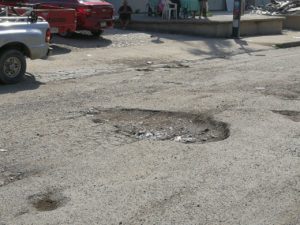 Vallarta 'no canta mal las rancheras' en cuanto a vialidades destrozadas