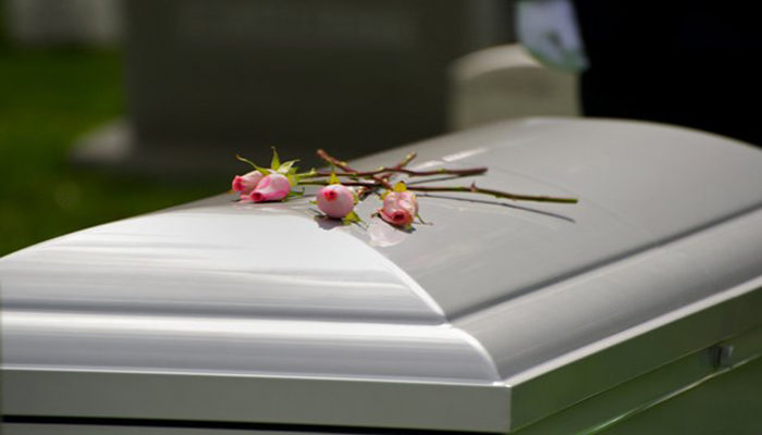 Población carece de planes funerarios