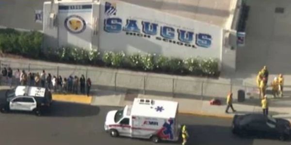 Al menos un muerto y cinco heridos tras tiroteo en escuela en California