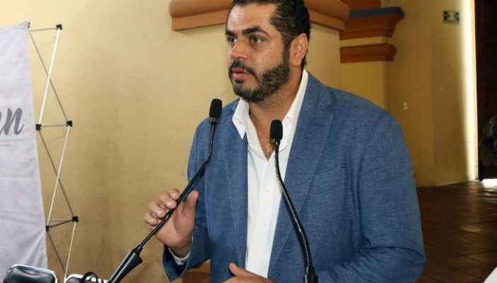 Detienen al alcalde de Tehuacán por desvío de recursos