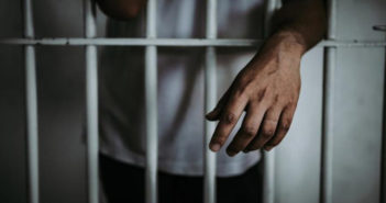 Dan sentencia por 10 años a pedófilo que violó a tres menores