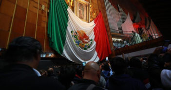 Miles de peregrinos visitan a la Virgen de Guadalupe