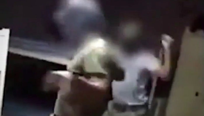 Investigan a marinos; se mofan de performance femenista