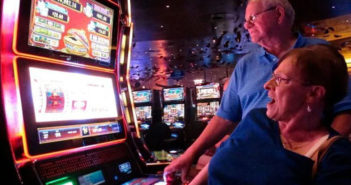Morena propone regular el funcionamiento de casinos