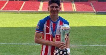 Vallartense con gran historial deportivo; actual campeón con Chivas