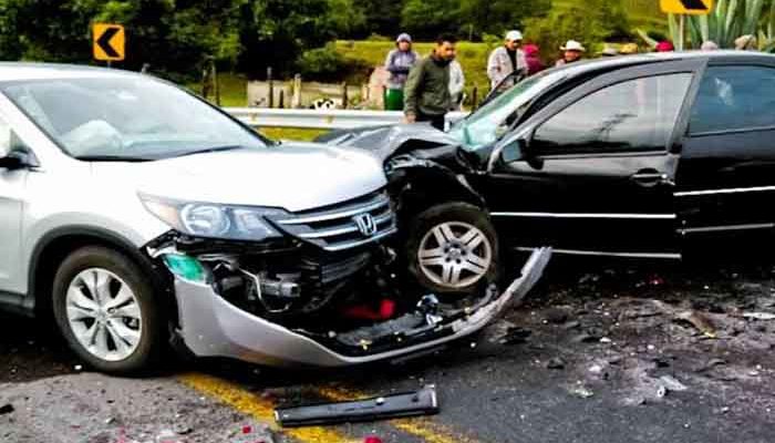 Analizan endurecer sanciones por arrancones y exceso de velocidad