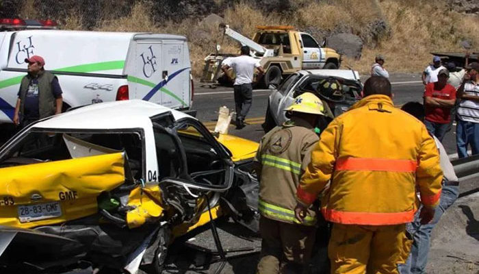 En Jalisco, al menos dos personas mueren en accidentes viales