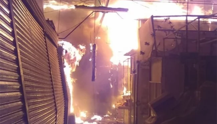 181 puestos de venta afectados por incendio en Mercado San Cosme