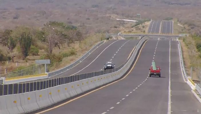 Chocaron en la Jala-Compostela mientras viajaban a Vallarta