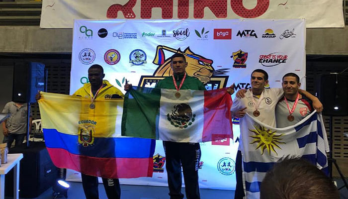 Peleador vallartense gana medalla de oro en Colombia