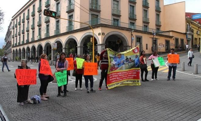 Protestan por falta de medicamento contra el cáncer en Veracruz