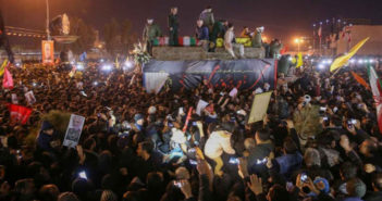 ¡Muerte a Estados Unidos! Iraníes llaman a vengar a su "héroe"