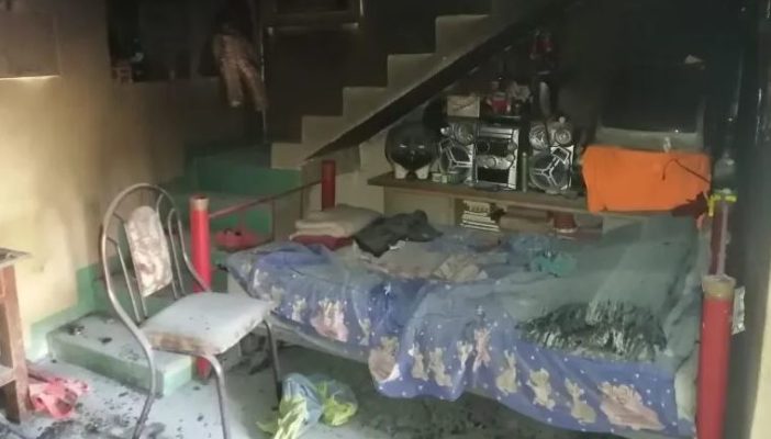 Mueren dos niños por quemaduras después de incendio en su colchón